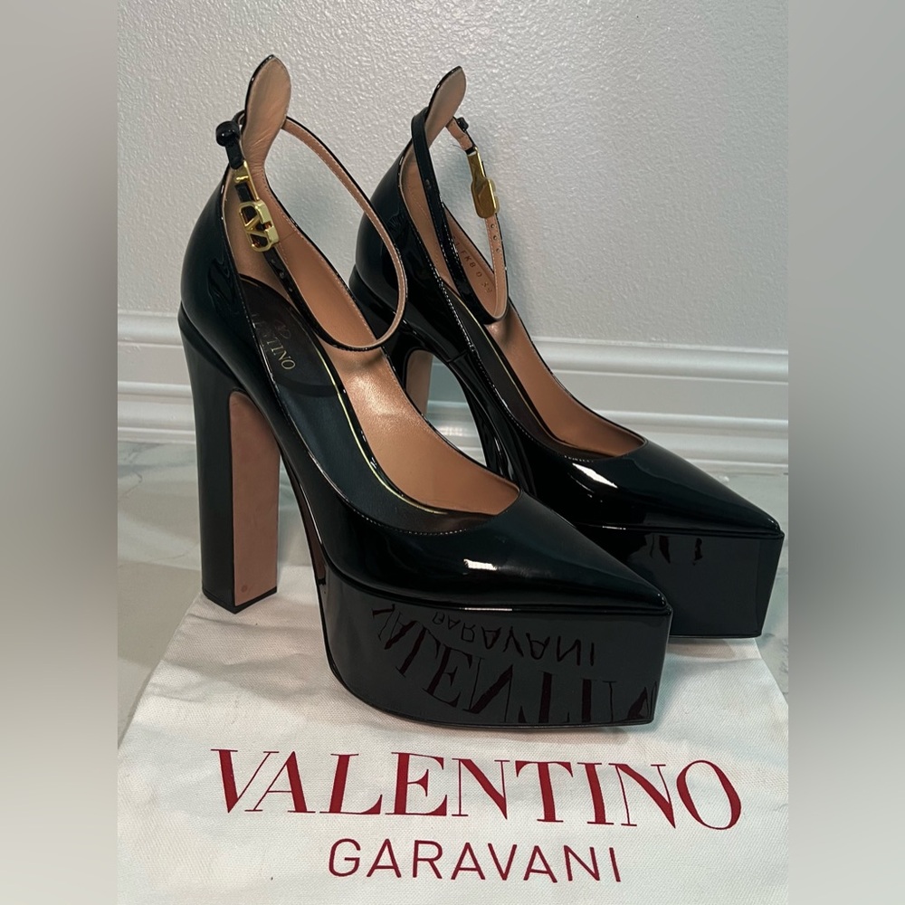 Valentino Garavani Tan-Go Patent Leather Platform Pumps 🖤✨
